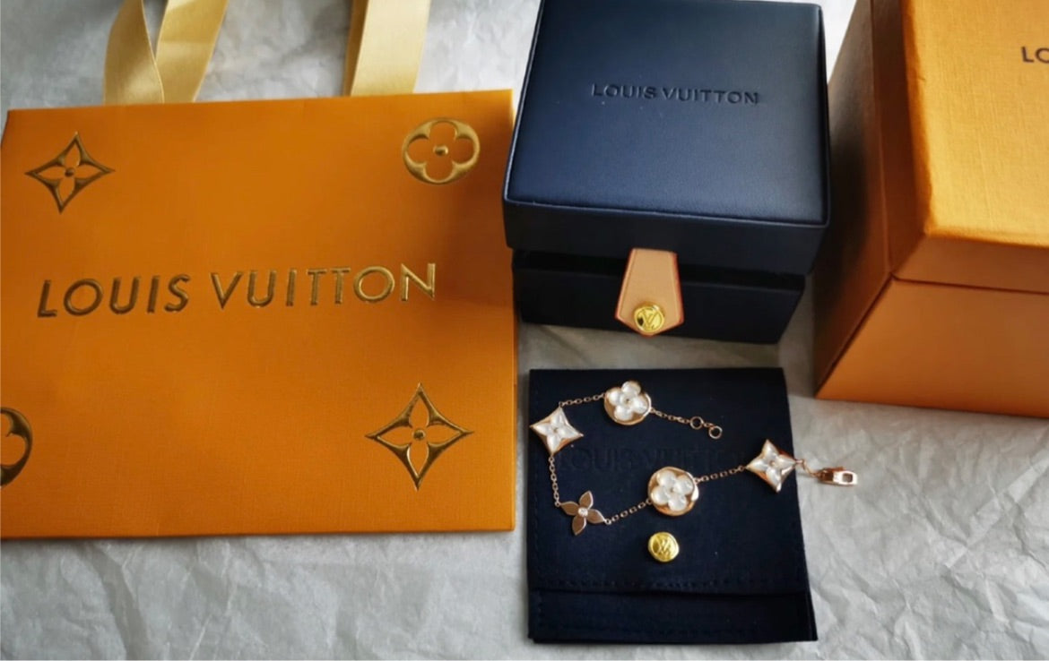 LV new woman bracelet