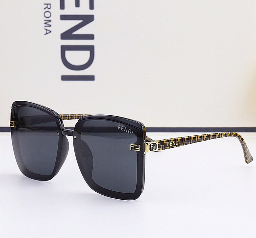 New Fendi woman sunglasses