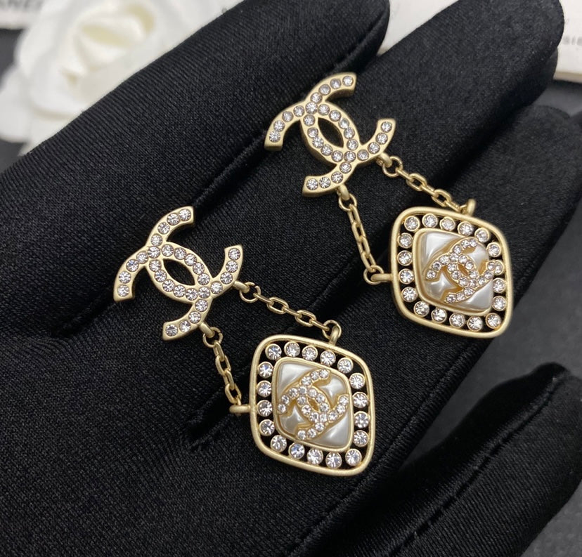CC woman earrings