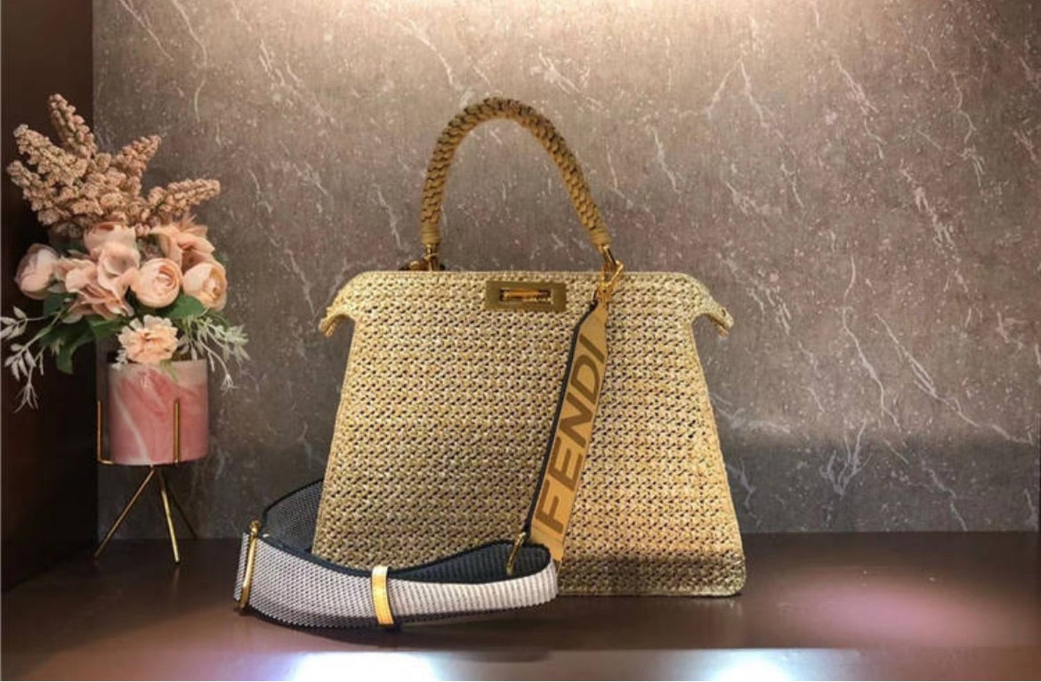 New woman Fendi shoulder handbag