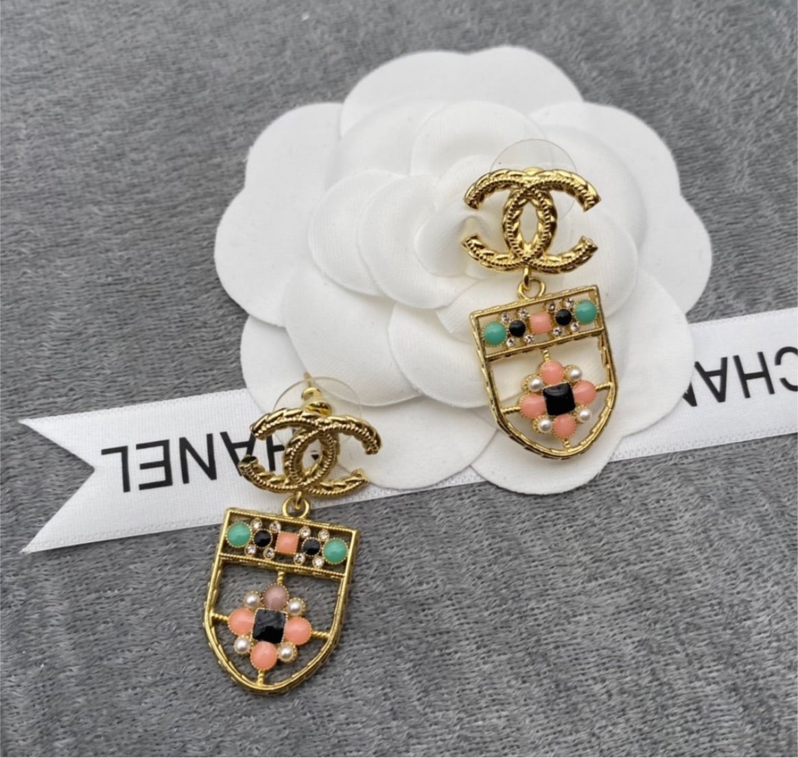 Chanel new woman earring