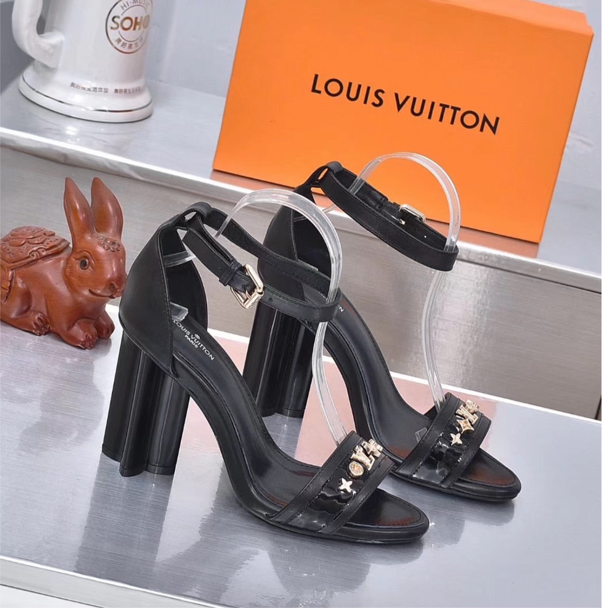 New Louis Vuitton woman sandal/shoe