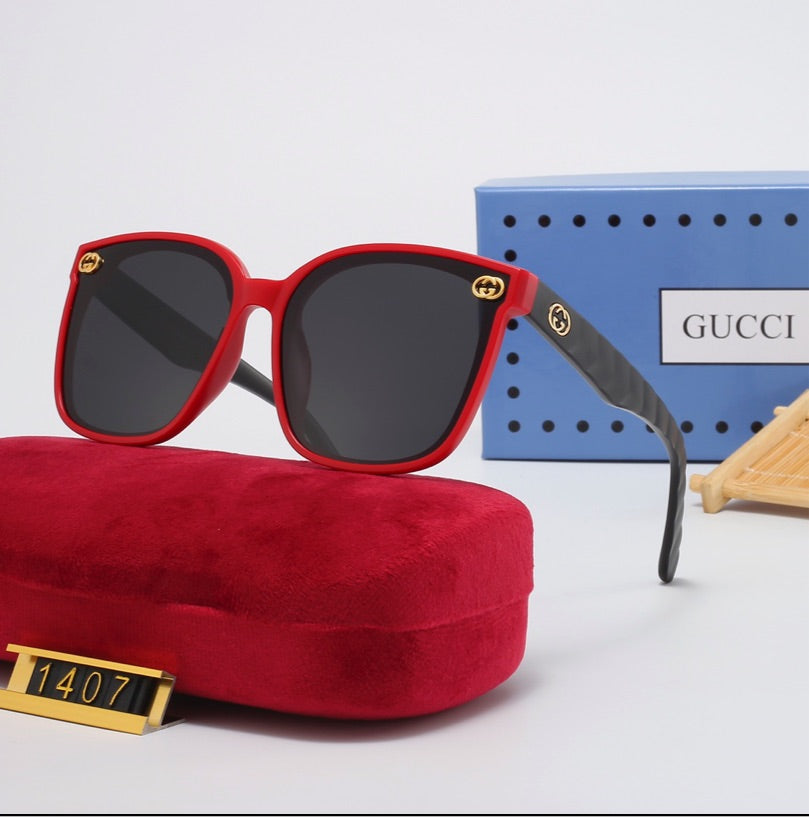Woman Gucci sunglasses