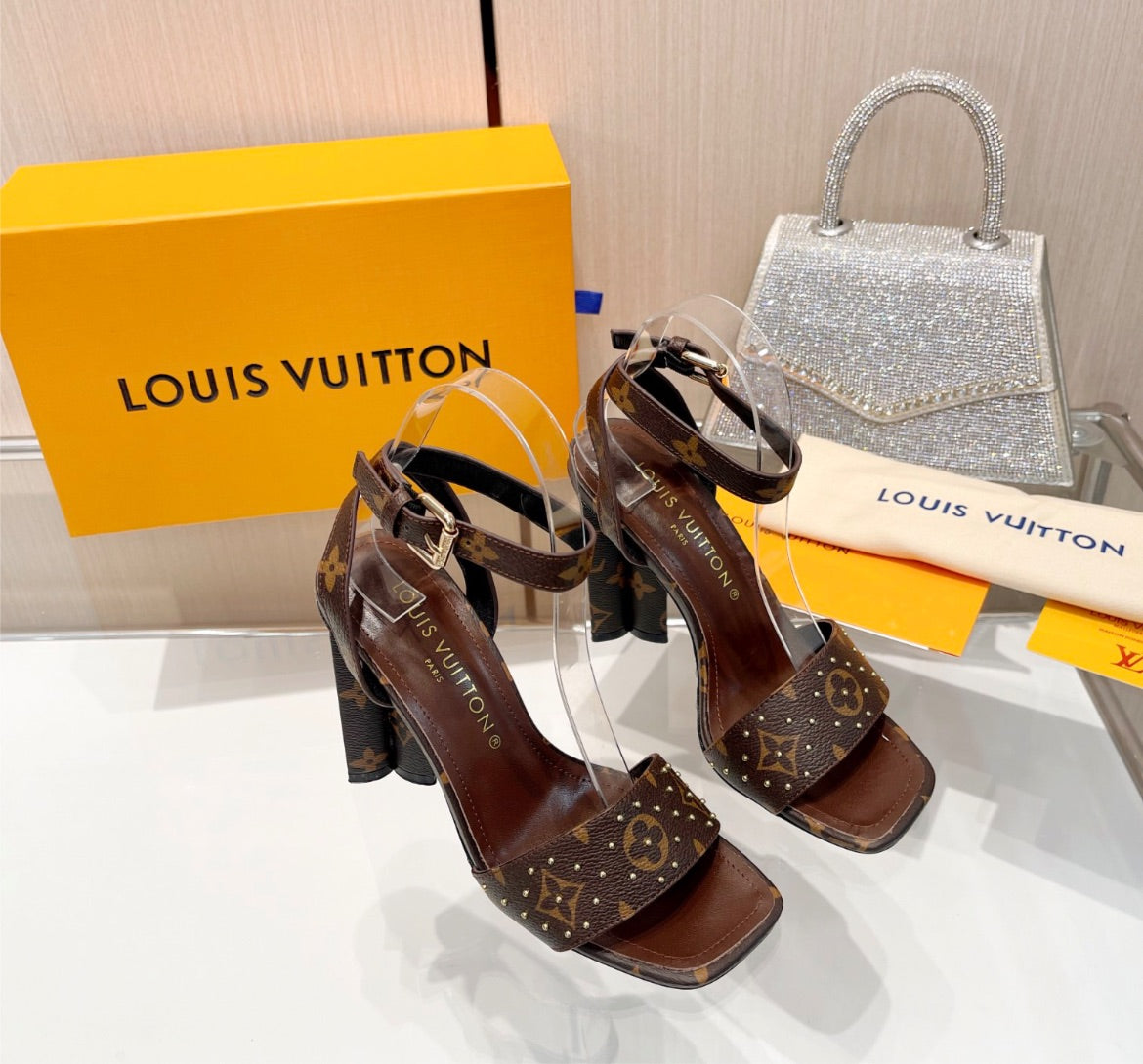 New Woman Louis V brown leather shoe