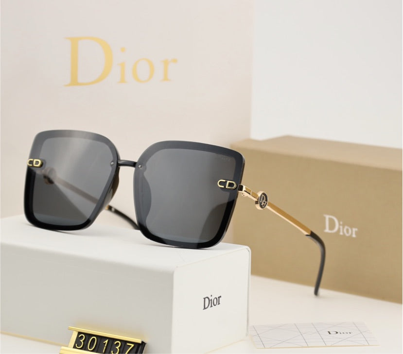 Woman DIOR sunglasses