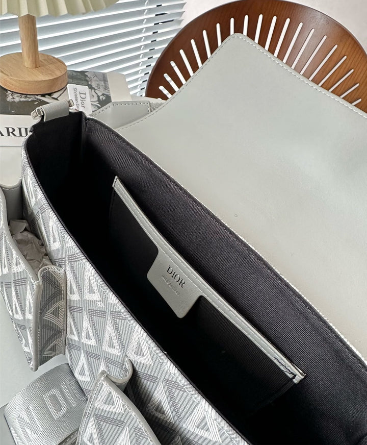 New woman Christian Dior Gray shoulder bag