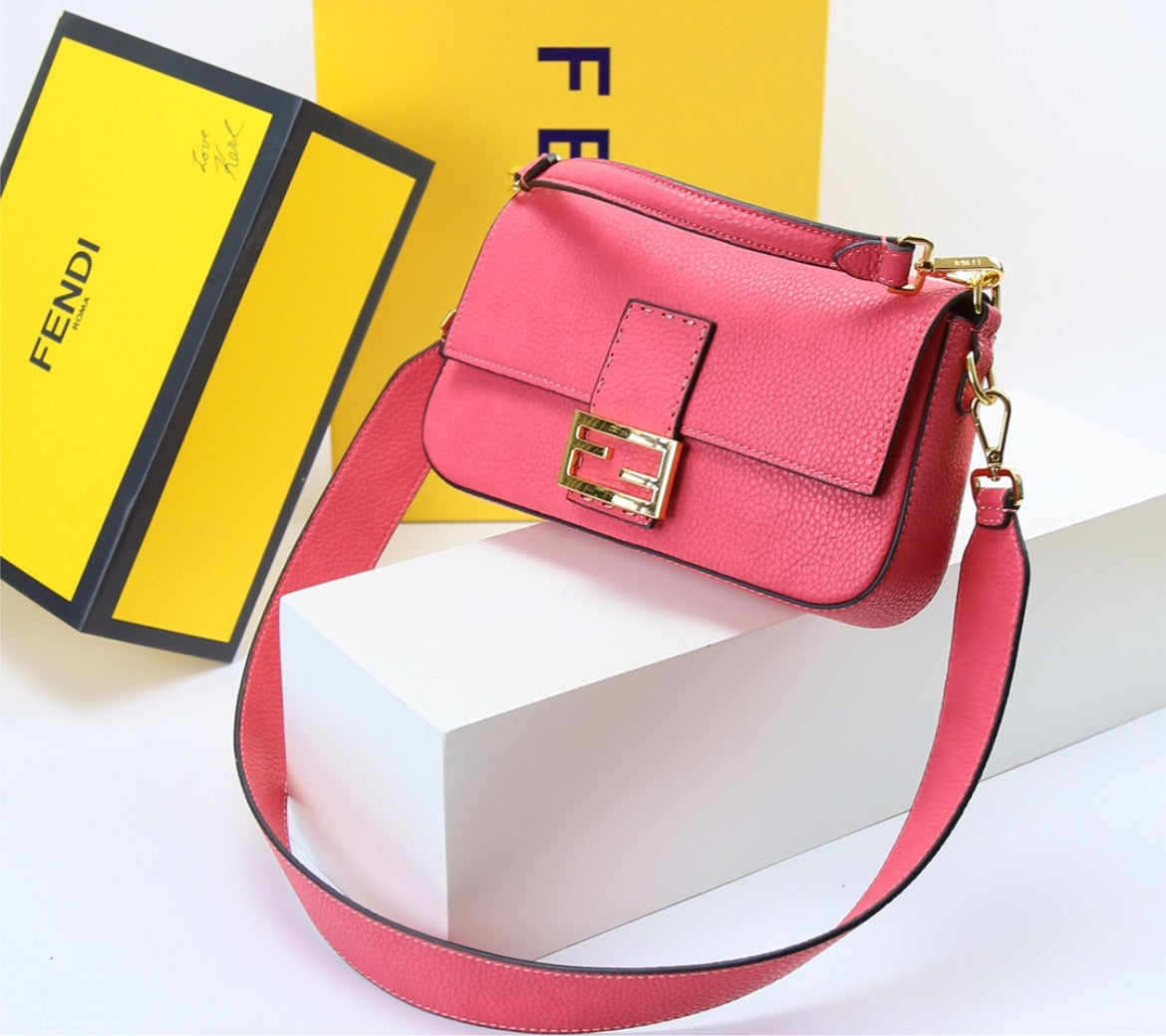 Fendi woman shoulder handbag