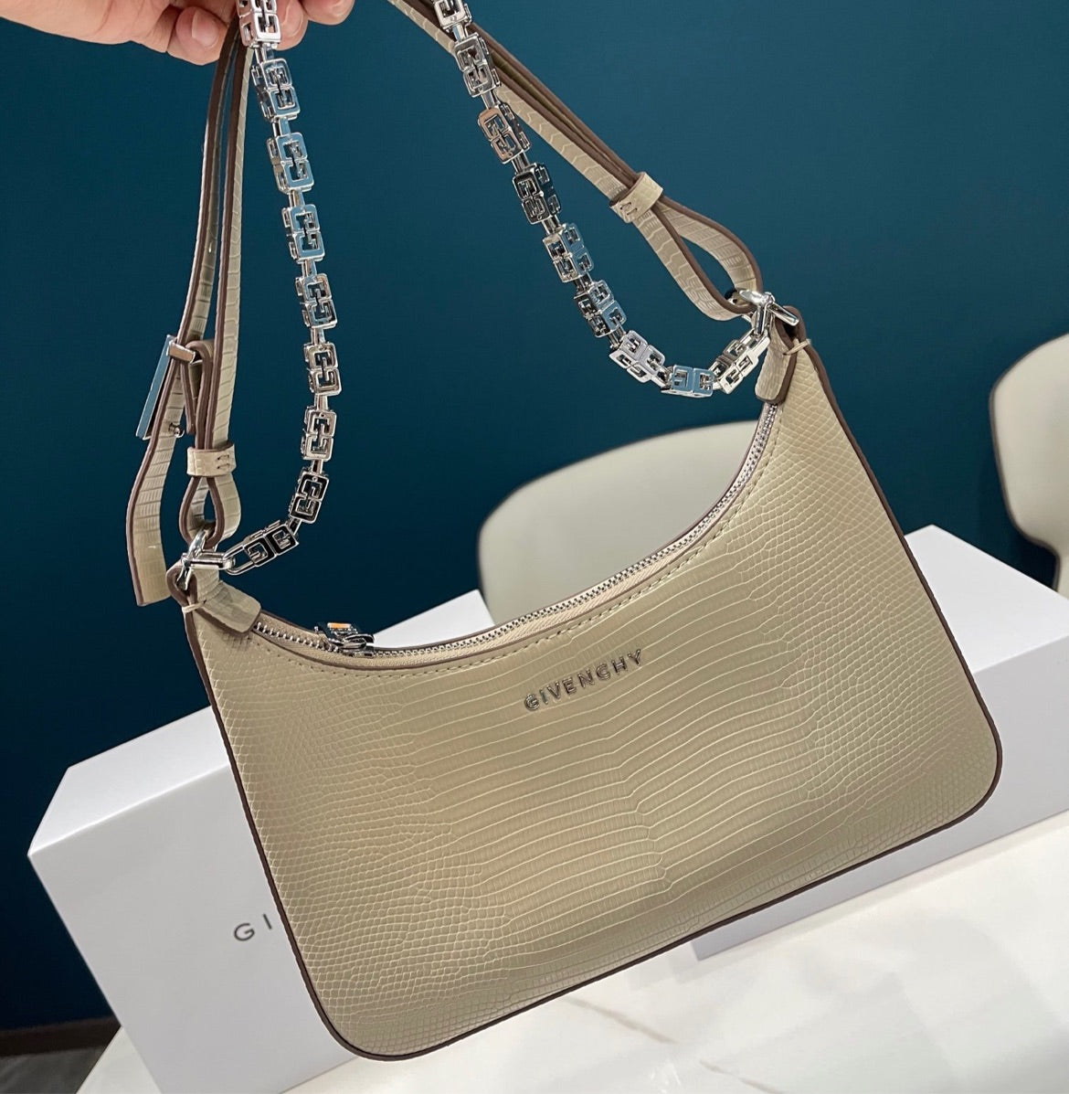 New Givenchy woman shoulder handbag