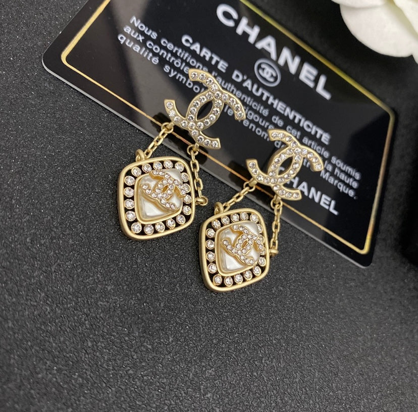 CC woman earrings