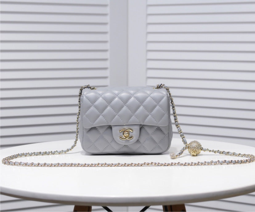 Chanel woman crossbody/shoulder handbag