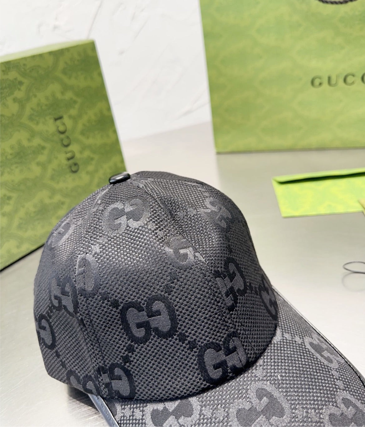 Black Gucci woman hat