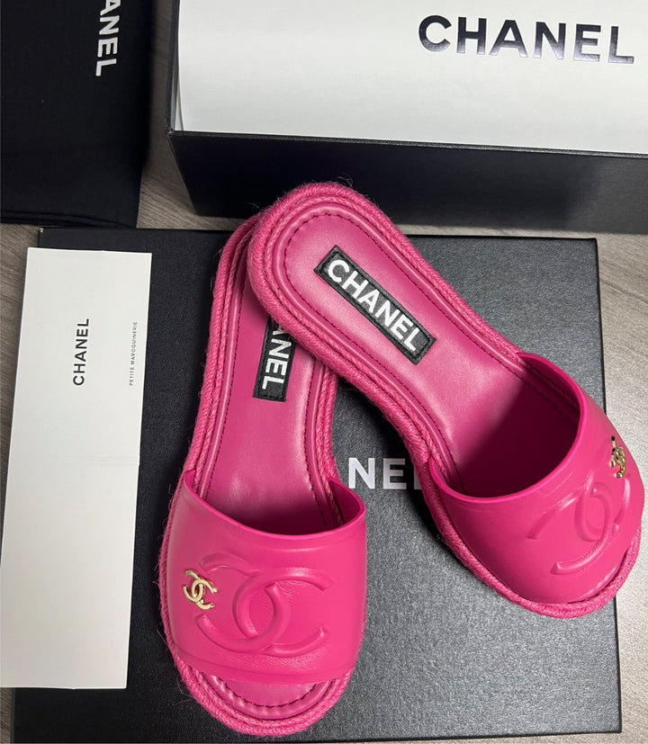 Deep pink new Chanel woman sandal