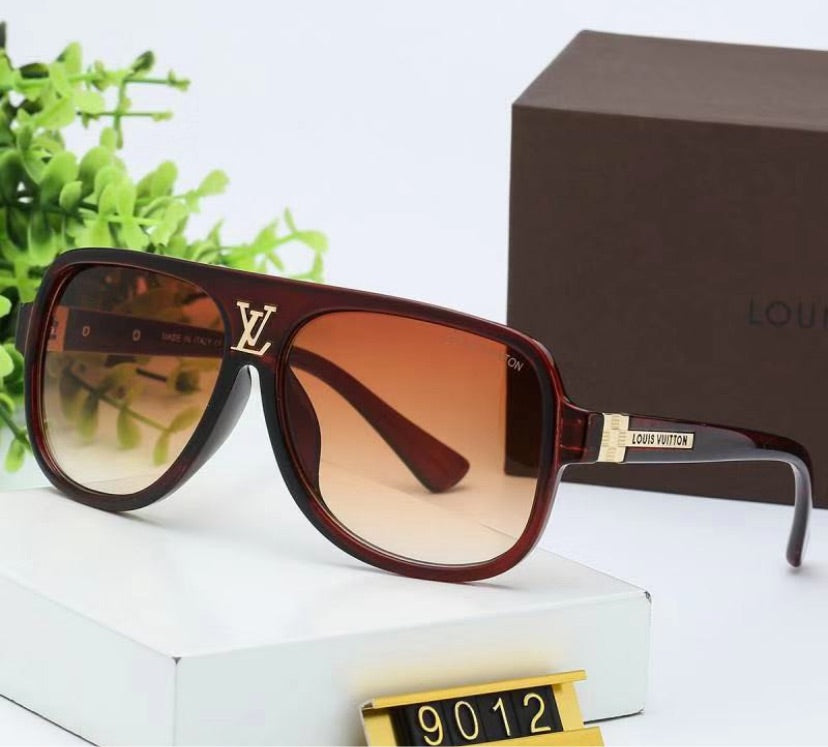 LV woman sunglasses