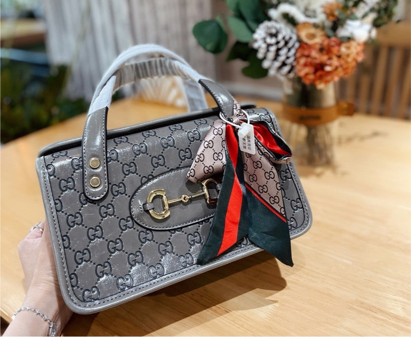 Woman Gucci new shoulder bag