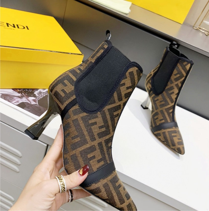 Fendi brown woman boots
