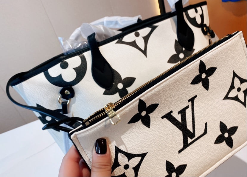 Black/white LV woman shoulder Bag