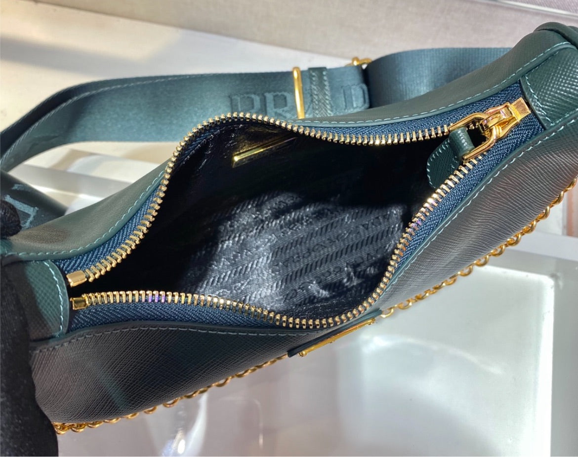 Prada Hobo new woman handbag