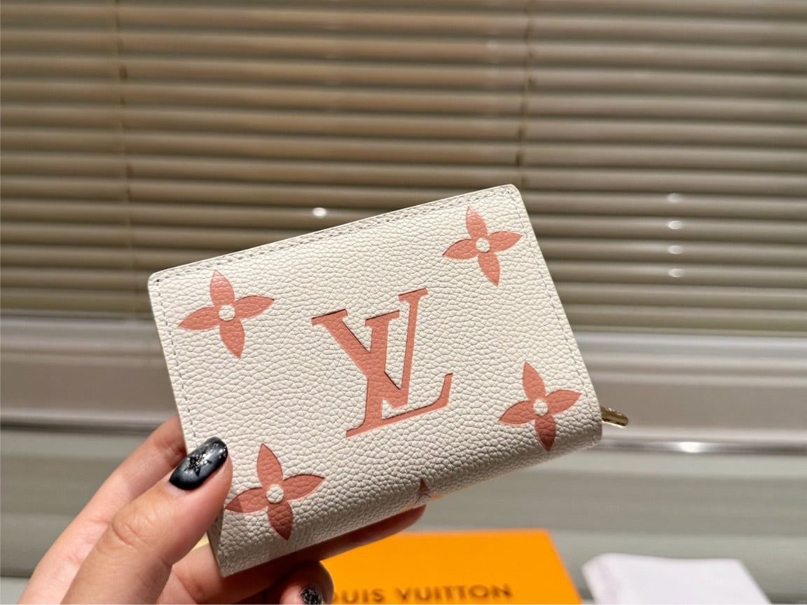LV woman wallet