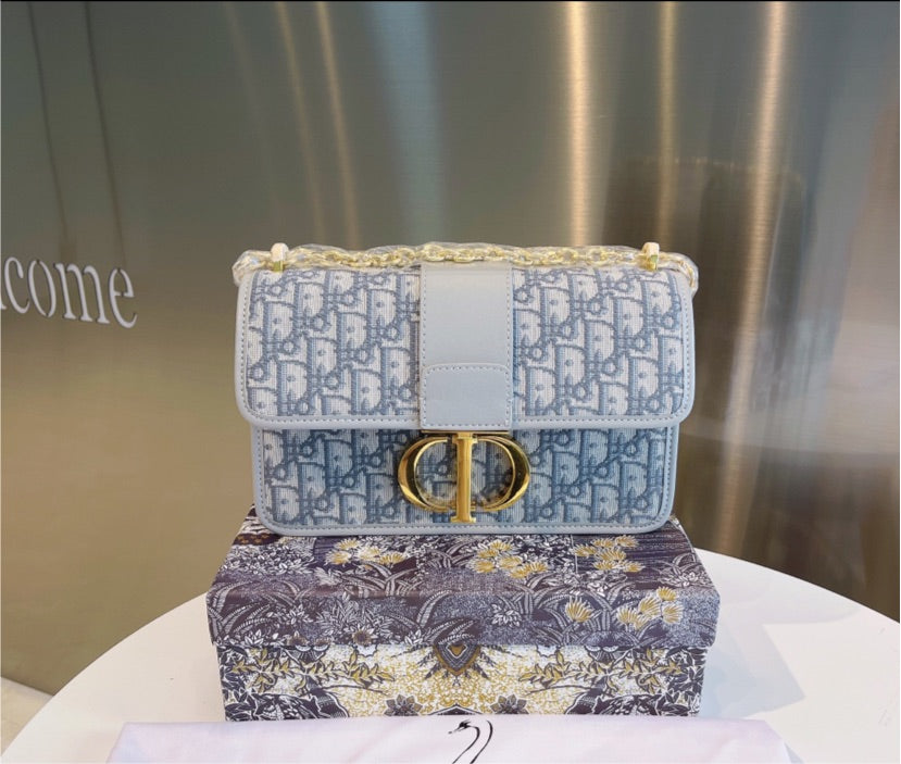 Dior woman shoulder handbag