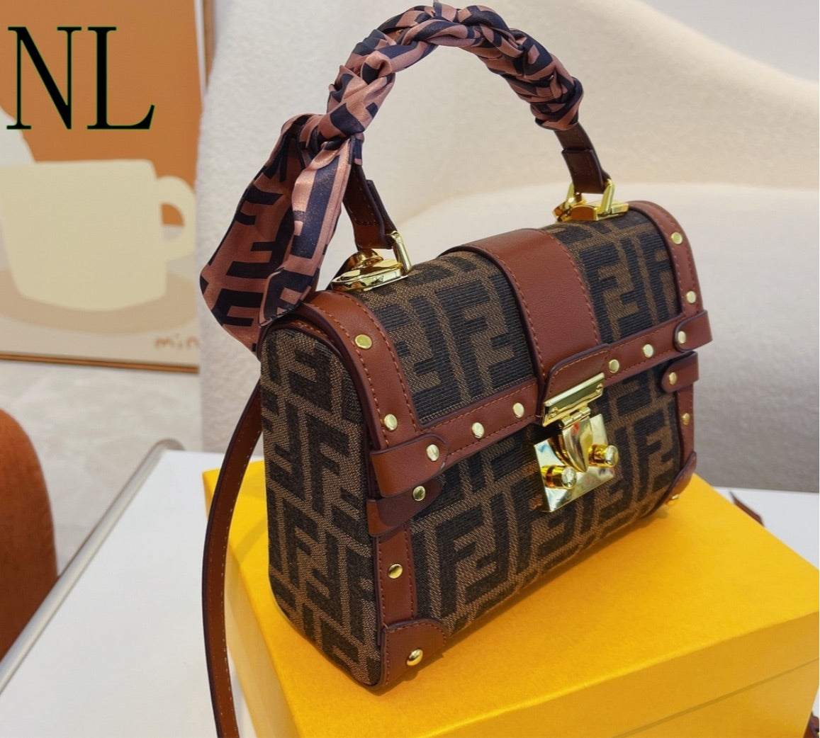 Fendi woman shoulder handbag