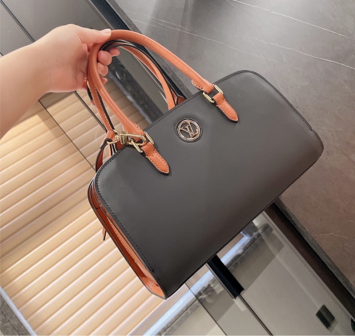 Classic LV woman shoulder handbag
