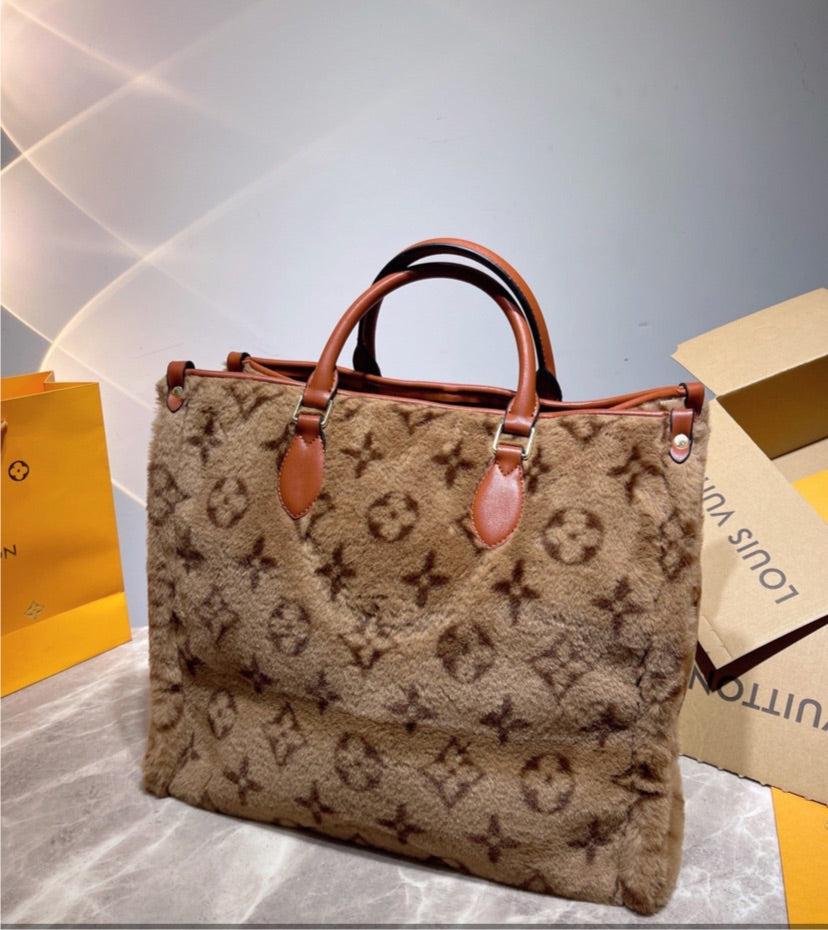LV woman fur Large Handbag
