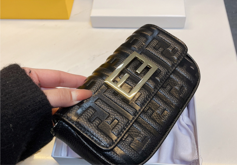 Fendi new 2021 Trendy ladies Handbag