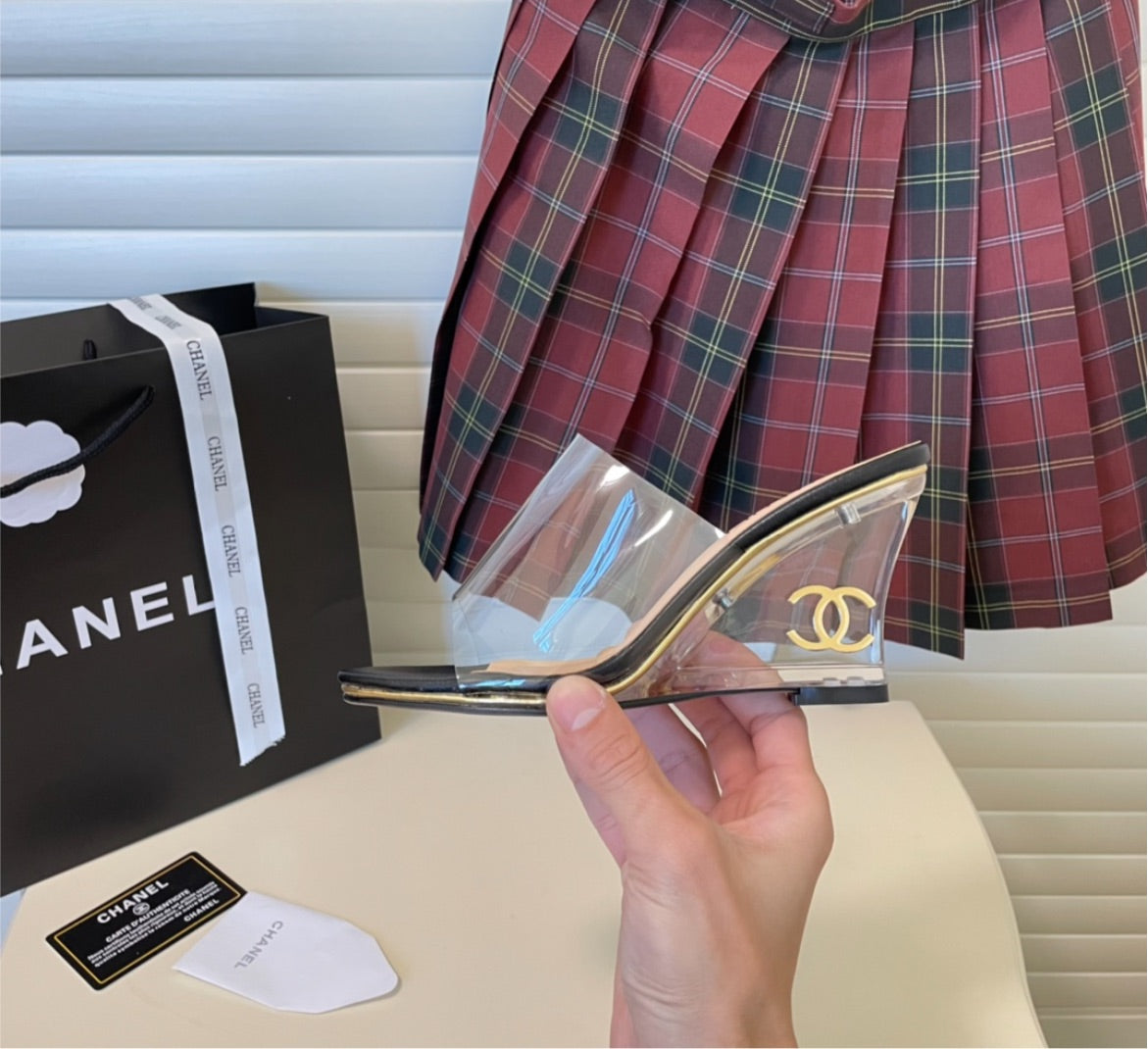 Transparent Chanel woman heel/sandal