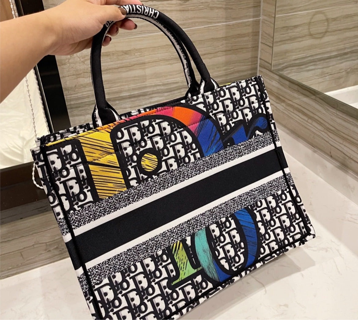 Large woman Dior shoulder handbag