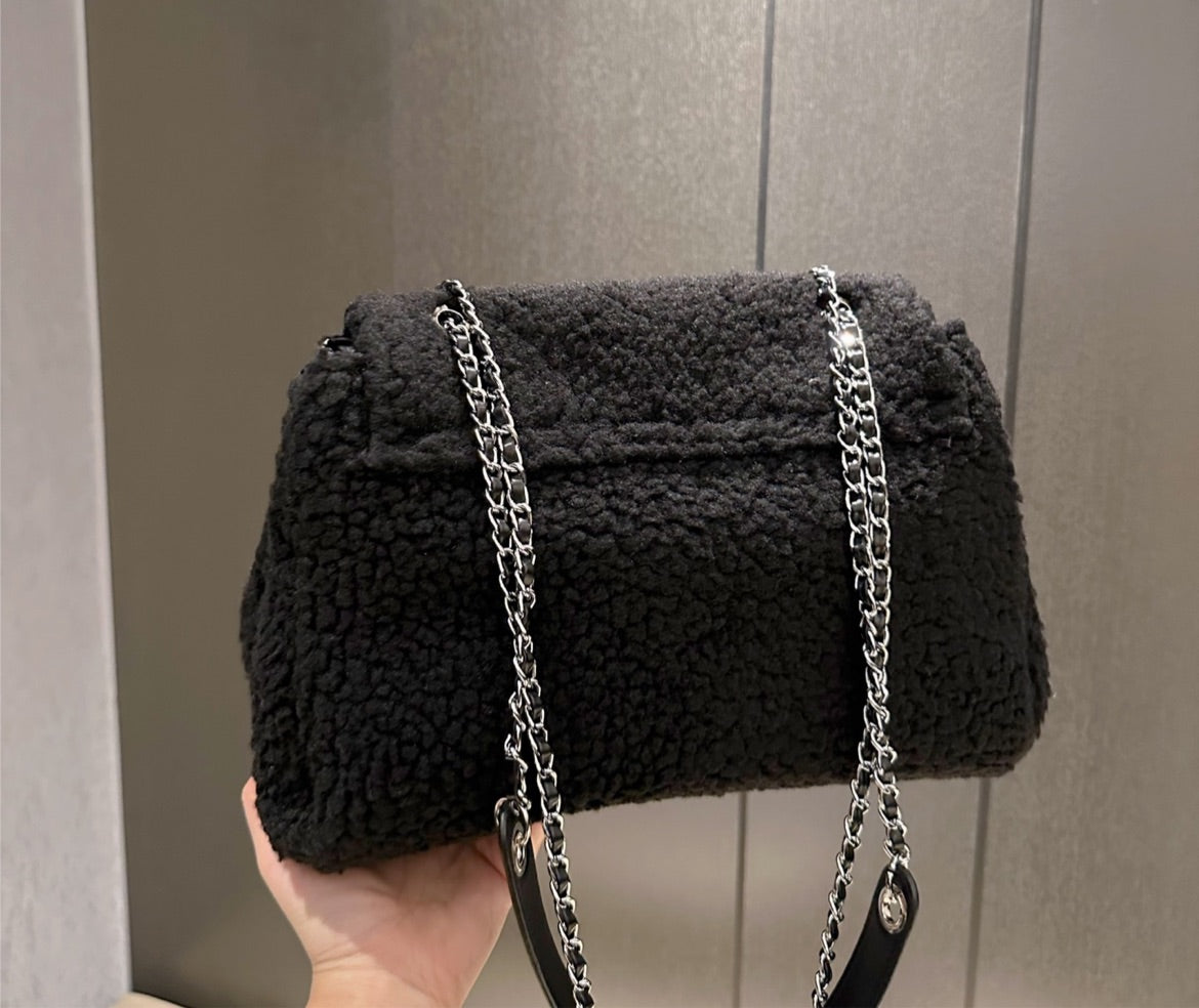 Woman Prada shoulder handbag