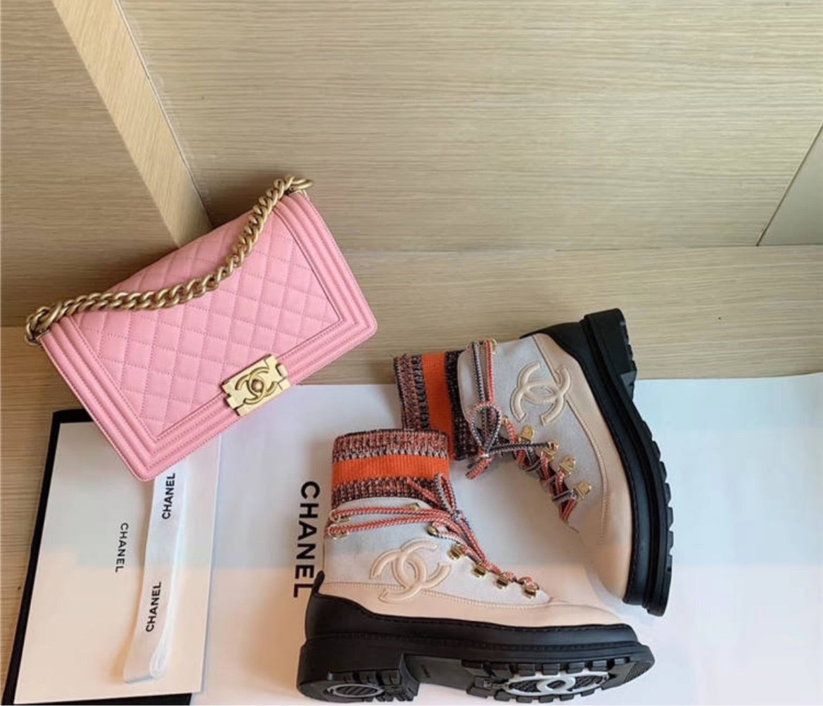 Woman Chanel boots