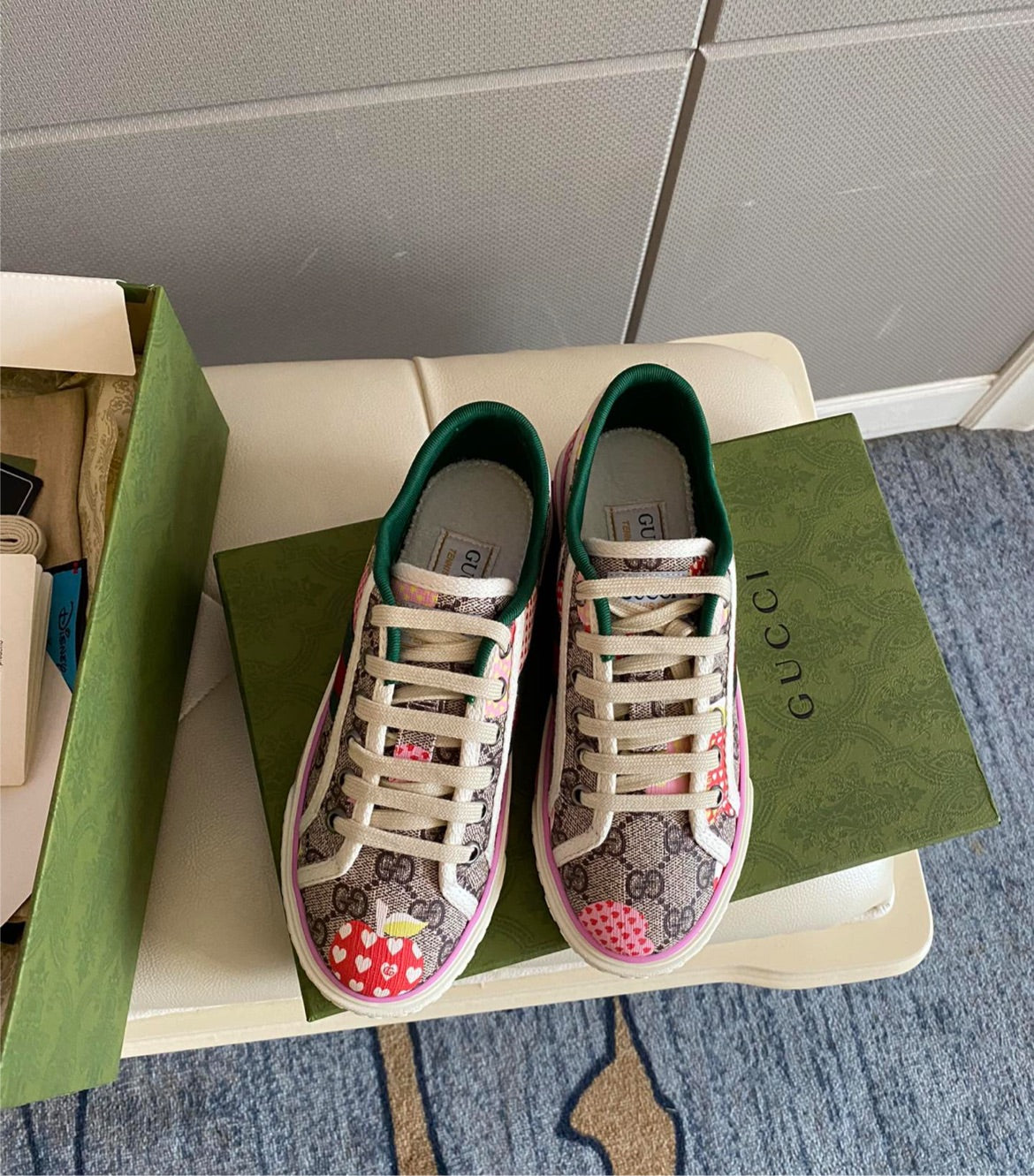 New Woman Gucci low sneakers