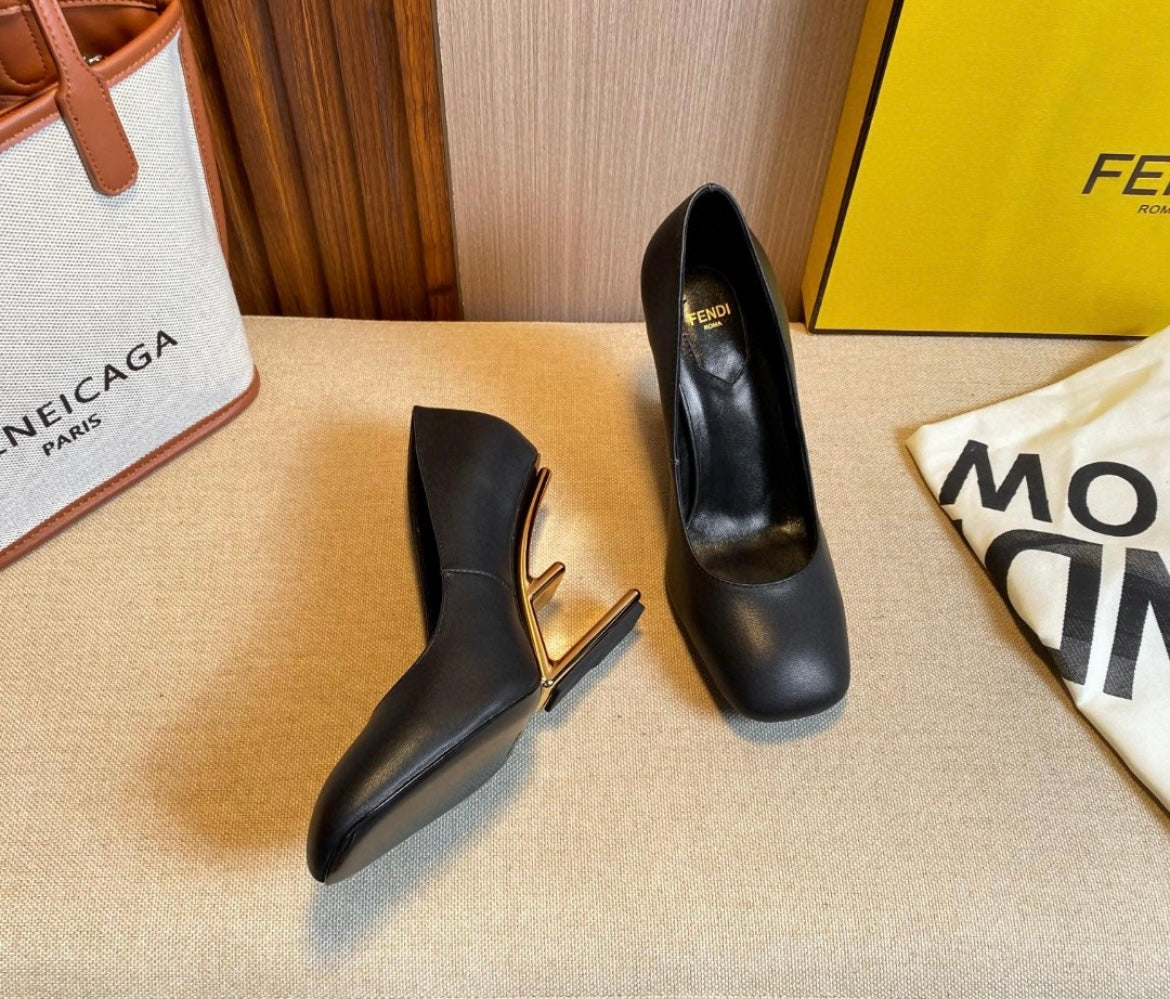 Woman Fendi shoes