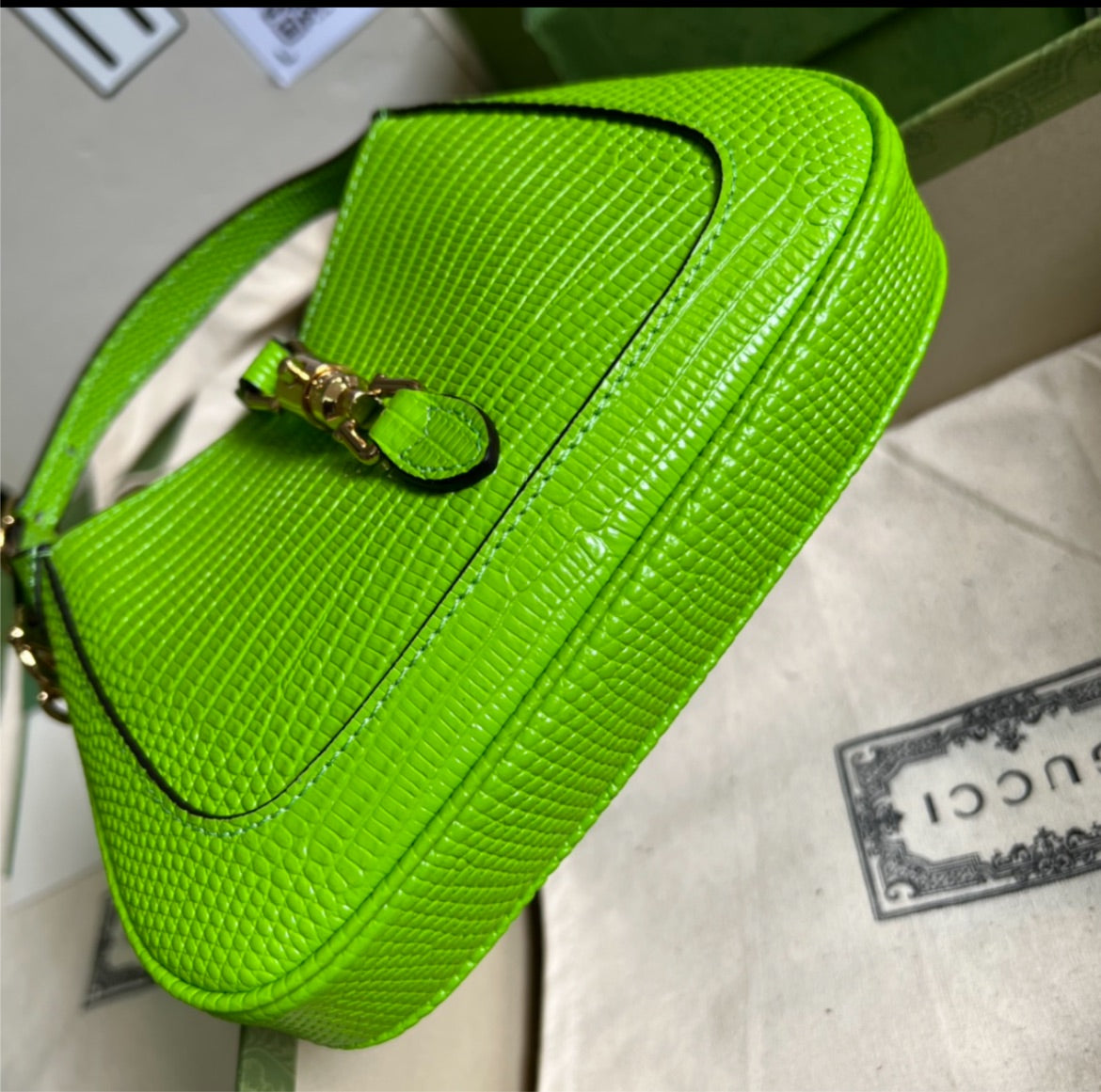 Woman new Gucci shoulder handbag