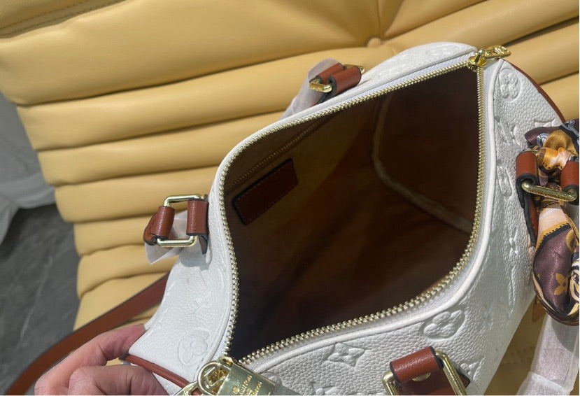 New white/ brown LV a woman Handbag