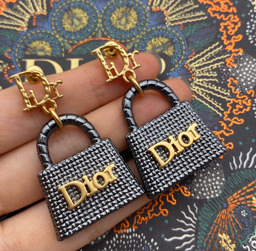 Dior woman earrings