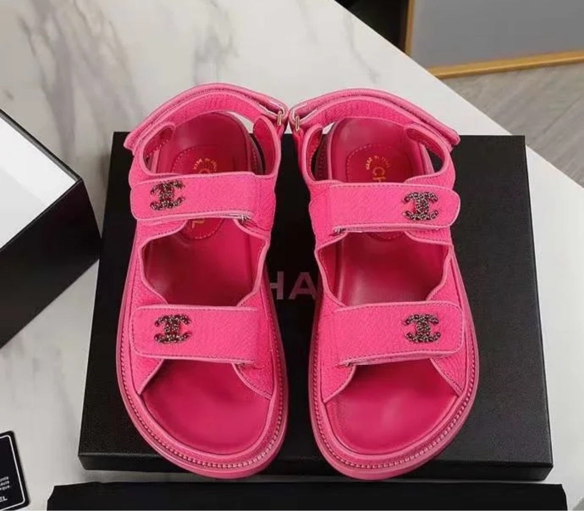 New Chanel woman sandal